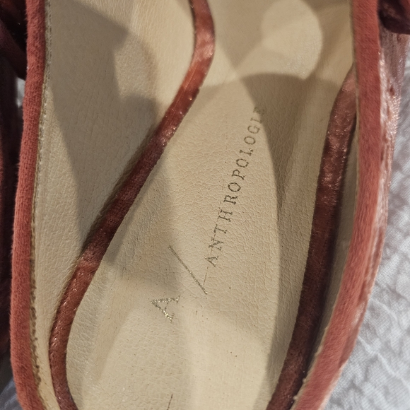 Anthropologie Velvet Bow Mules in Rust - Picture 4 of 7